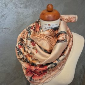 ,,Mária" kendő barack színű virágokkal.