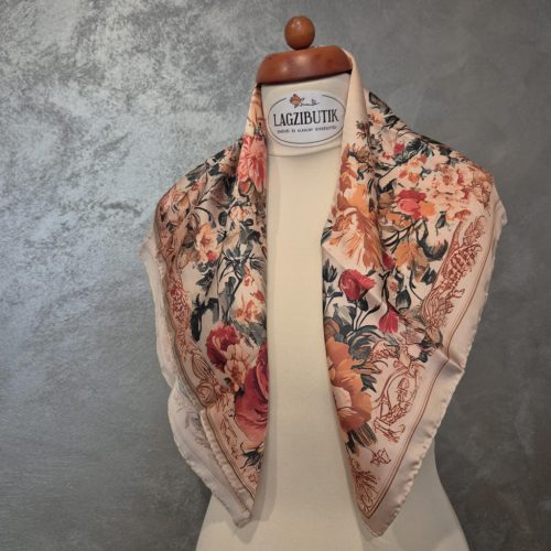 ,,Mária" kendő barack színű virágokkal.