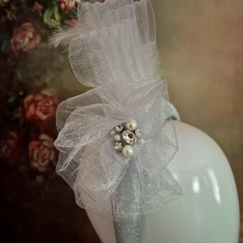 Alkalmi hajpánt, fejdísz, ezüst-fehér.