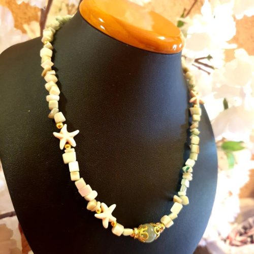 Almazöld, tört ásvány szett.