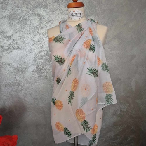 Fehér, ananászos strandkendő.