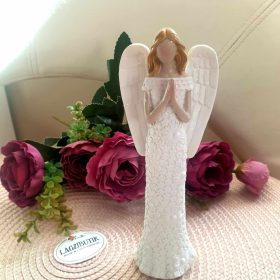   Kerámia angyalka, imádkozó angyal dekoráció, csillogó ruhában.