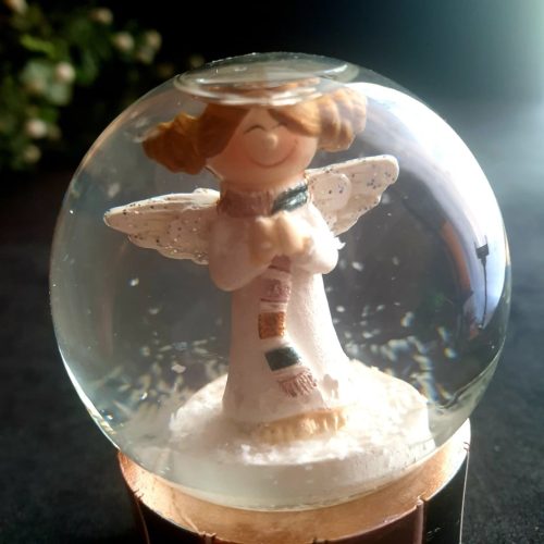 Hógömb, copfos angyalka, rázógömb, havazó üveggömb.