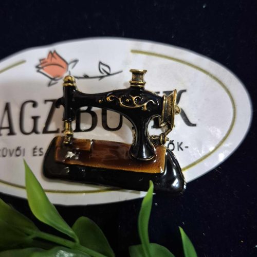 Antik varrógép bross, kitűző.