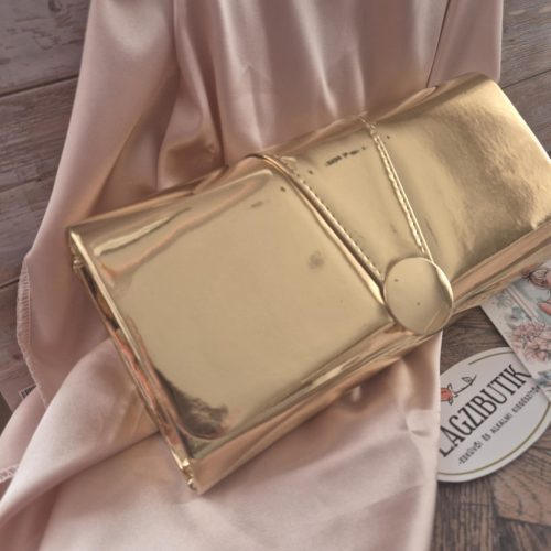 Arany, fényes alkalmi lakktáska, kézitáska.