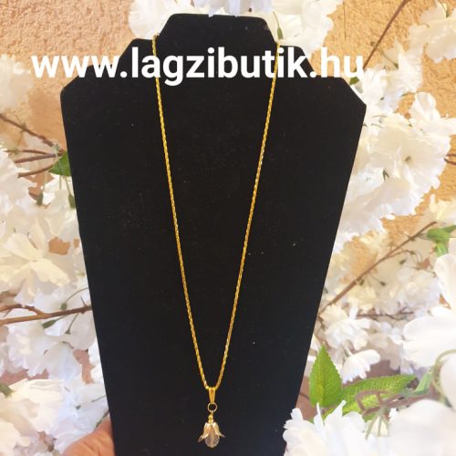 Arany színű, csiszolt üvegköves lánc-fülbevaló szett.