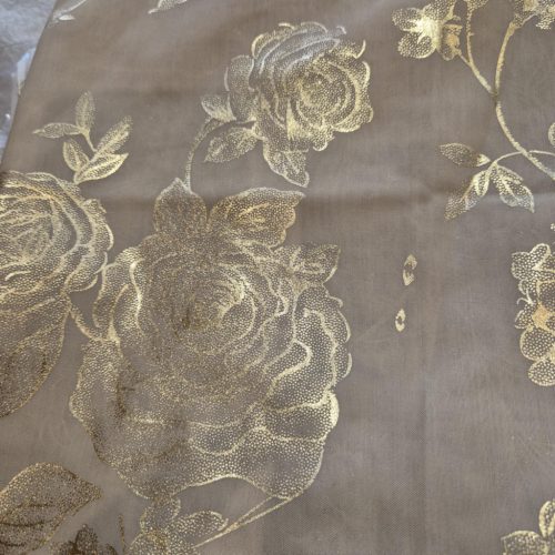 Arany nyomott rózsás stóla háromféle színben.