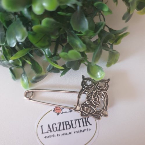 Bagoly sálcsat, kitűző.