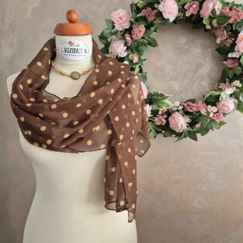 Barna, bézs pöttyös sifon kendő.