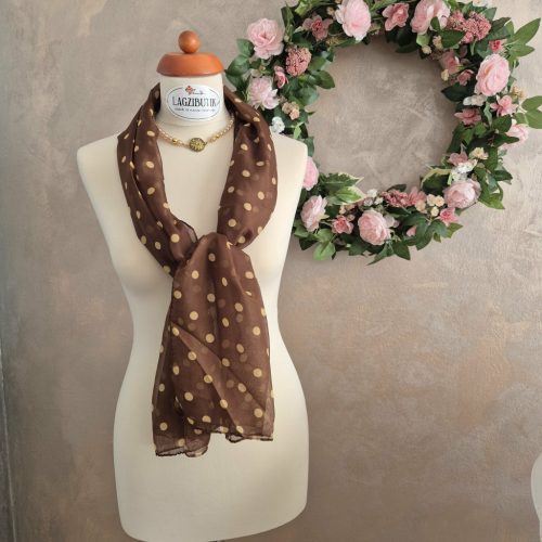 Barna, bézs pöttyös sifon kendő.