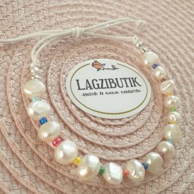   BEACH, tenyésztett gyöngy karkötő, színes gyöngyökkel.