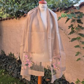 Bézs, rózsaszín virágos hímzett stóla.