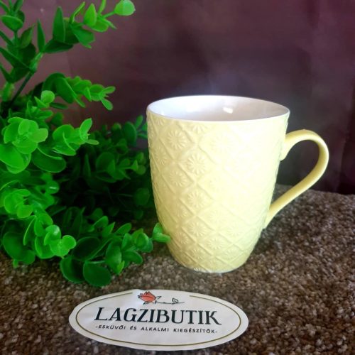 Bögre nyomott csempemintával.