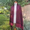 Bordó-fekete stóla, pashmina, perzsa mintákkal.
