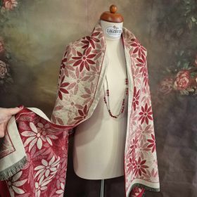   Bordó, kétoldalas stóla virágokkal, kasmírral, többféle színben.