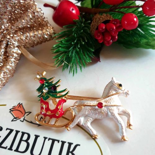 Karácsonyi bross, fehér ló szánnal.