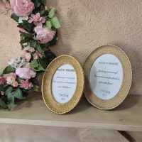 Fényképkeretek, albumok, fotózási kellékek.