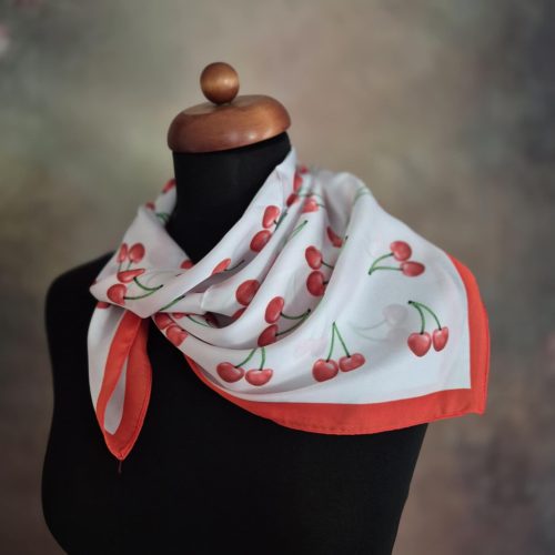 Cseresznyés szatén kendő.