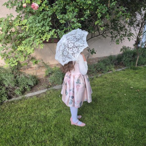 Csipkés esernyő koszorúslányoknak, gyerek méretben.