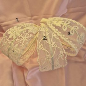 Csipkés-strasszos széles hajpánt.