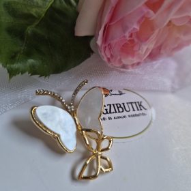 Törtfehér, dupla pillangós bross, kitűző.