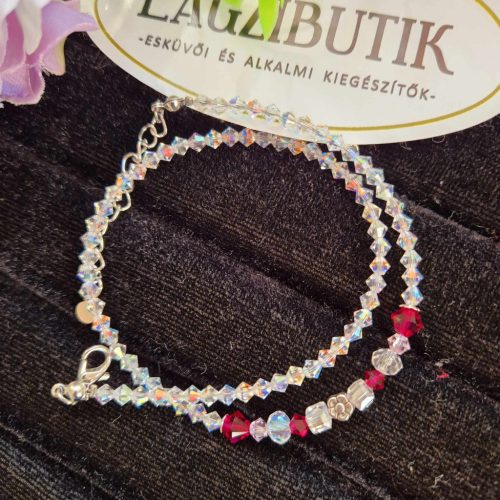 Karkötő, duplán csuklóra tekerhető, csillogó gyöngyökkel.