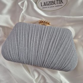 Ezüst lurex alkalmi táska ékszer gombbal.