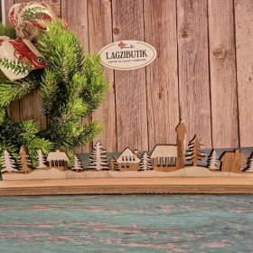 Fa házsor dekoráció karácsonyra.