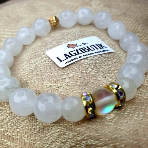 Törtfehér fazettált ásványkarkötő holdkővel, rondellával.