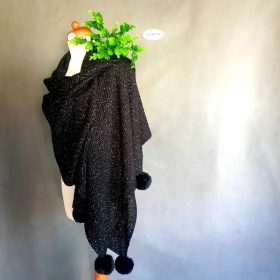 Fekete-ezüst, bojtos stóla, sál.