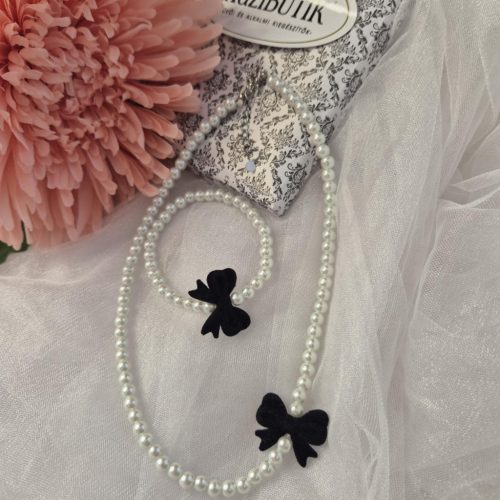 Fekete masnis fehér gyöngy nyaklánc-karkötő szett.