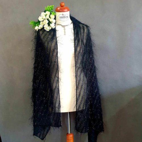 Fekete, áttetsző alkalmi stóla, vállkendő.