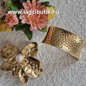 Fém hajcsat, arany színben.