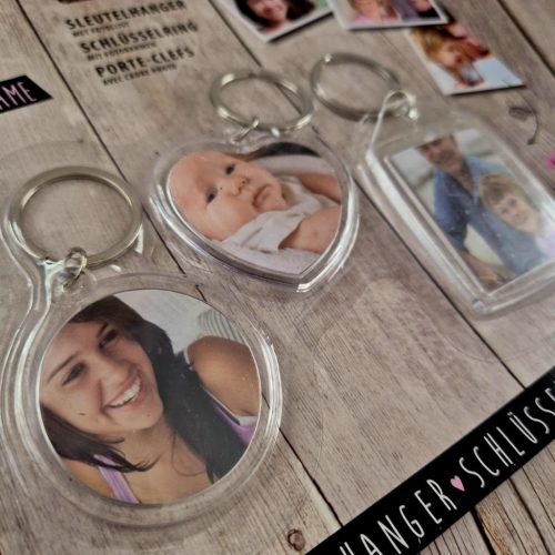 Fényképtartós kulcstartó-szett.