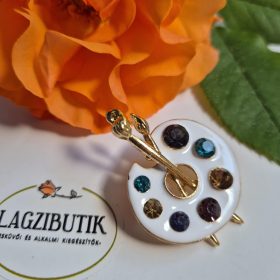 Festőpaletta bross, kitűző.