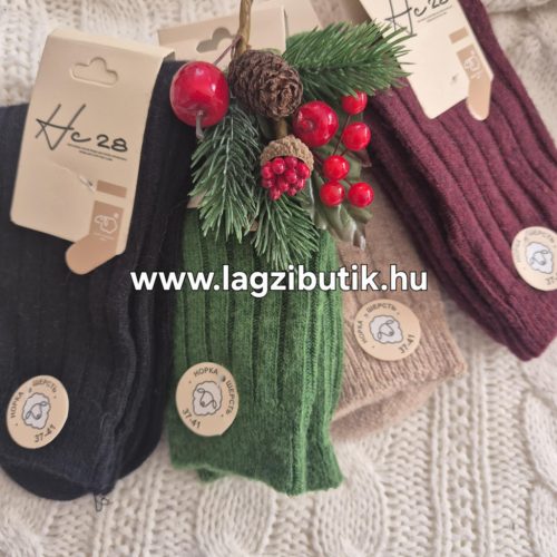 Vastag, merinói gyapjú zokni.