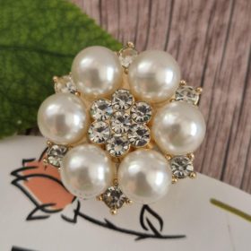 Gyöngyös-strasszos gomb takaró, gomb dísz.