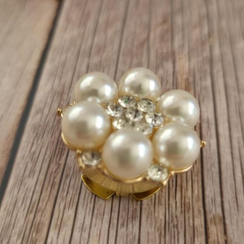 Gyöngyös-strasszos gomb takaró, gomb dísz.