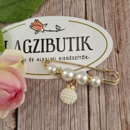 Gyöngyös sáltű lógós dísszel.