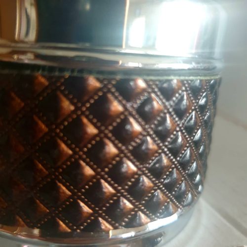 Hamutartó, rozsdamentes acél-barna bőr.