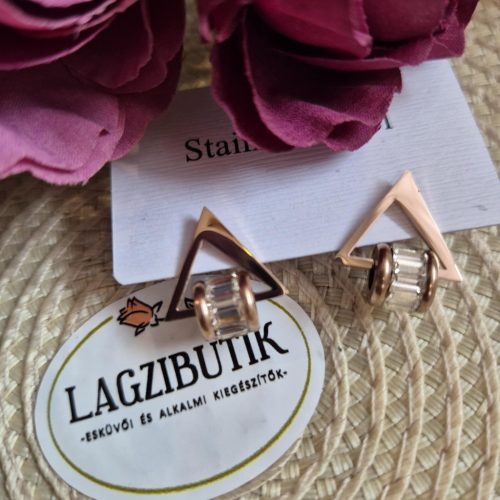 Háromszög, köves fübevaló.