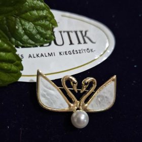 Hattyúpár, gyöngyös bross, kitűző.