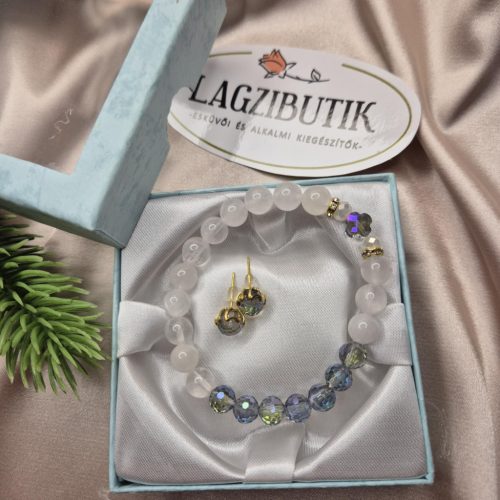 Hegyikristály-kék csiszolt üveggyöngy karkötő-fülbevaló szett.