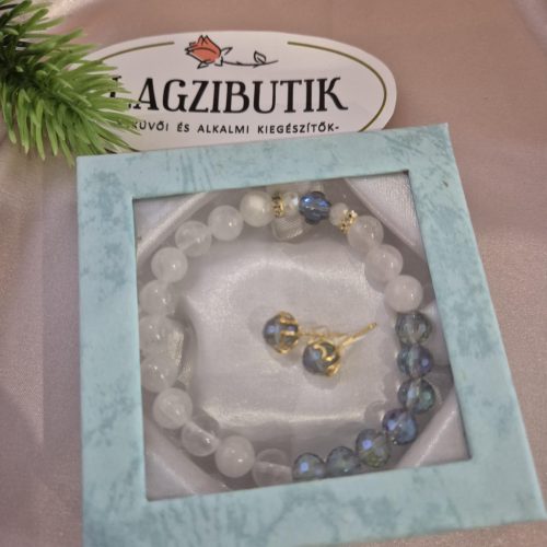 Hegyikristály-kék csiszolt üveggyöngy karkötő-fülbevaló szett.