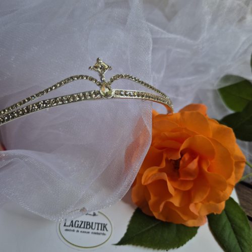 Menyasszonyi strasszos, hegyes tiara, fejdísz.