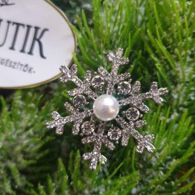   Hópihe, karácsonyi hópehely bross, strasszokkal, gyönggyel.