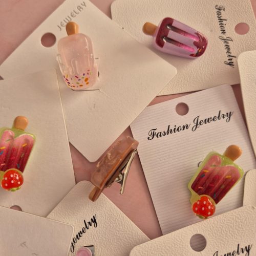 Jégkrém, kis hajcsipesz.