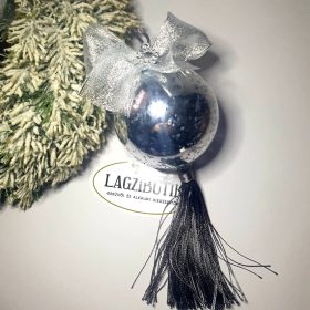   Bojtos, tükrös ezüst karácsonyfadísz, gömb, függődísz, dekoráció.