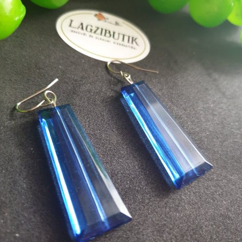 Kék, acryl lógós fülbevaló.