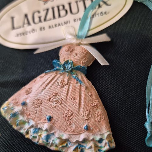 Koszorúslány felkérő kerámia dísz, illatosító.